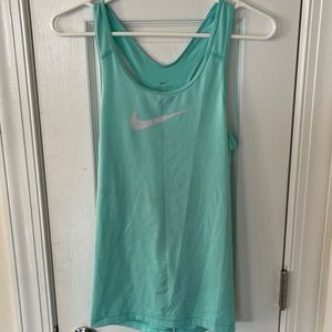 Nike women’s tank top
